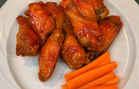 Special Buffalo Wings with Carrots at the side